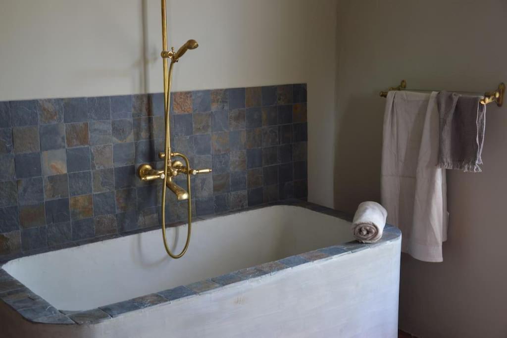 La Loge Familiale: 110M2, Place Rose Goudard, Ac LʼIsle-sur-la-Sorgue Dış mekan fotoğraf